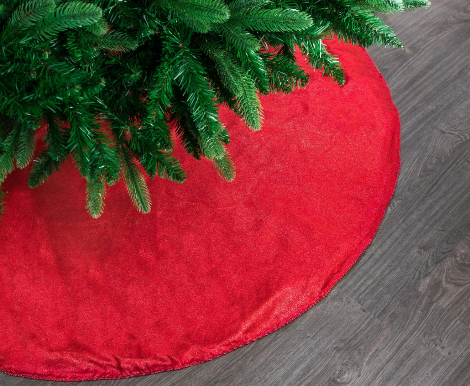 60" Red Metallic Tree Skirt 3 60" Red Metallic Tree Skirt